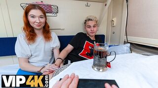 Jonge rode mia anaal neemt seks voor buitenaardse aandacht op de trein