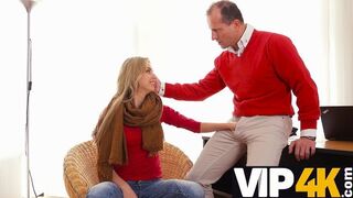 Fucking behulpzaam buurmeisje blond