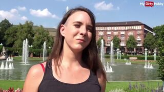 Duitse toeristische meisje outdoor anaal neuken