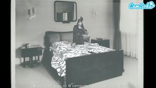 Hot tiener meisje spelen met blondjes met enorme nep lullen voor webcam