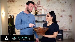 Investor neukt zijn masseuse om de nieuwste grote ding te vinden