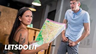 Claudia Bavel's gelukkige reis naar het hostel seksuele paradijs