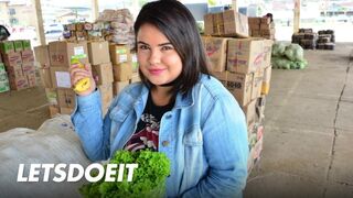Vet latin dame poesje diep geneukt door xiomara