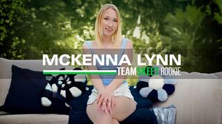 McKenna Lynns eerste porno: blond meisje wilde haan avontuur