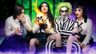 Beetlejuice xxx parody: Aryana Starr verleidt haar jonge staart op het helse feest