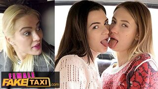 Hot lesbisch avontuur achterin de taxi