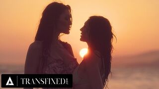 Na avond valt hard neuken: Tori Easton wreed neukt Charlotte Sins bikini pop