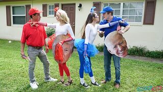 Tiener meisjes ruilen en neuken papa's lul voor rood-blauw stemmen