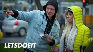 Frans teef Jessie werd geneukt door buitenaardse grote lul
