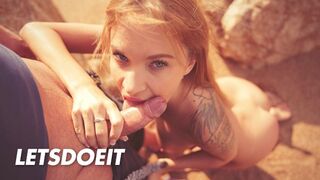 Angel Piaff blonde verleider met vettige lul zuigen op het strand
