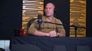 Aj Applegate's wild podcast sex memé met Sean Lawless