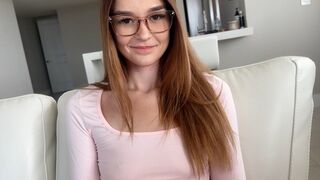 Della Cate's tiener stiefzus wordt verteld de geheimen van seks