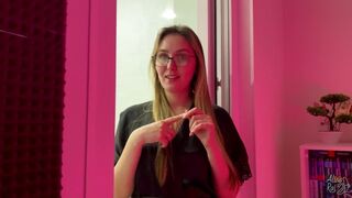De gokker wint het poesje van zijn stiefmoeder