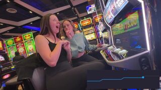 Nadia Foxx en Serenity Cox proberen te voorkomen dat plezier in jackpots jagen