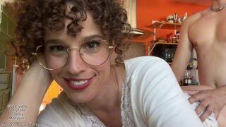 Boos vlogger stiefmoeder neuken college jongen