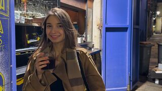 Hoeveel cocktails heb je nodig om haar te neuken?