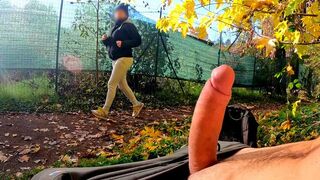 Park lul flits: een schaamteloze milf kon niet weerstaan een harde borst neuken
