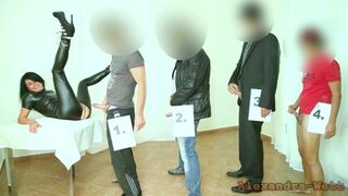 Het spermafeest! onbeperkte seks met de latex hoer!