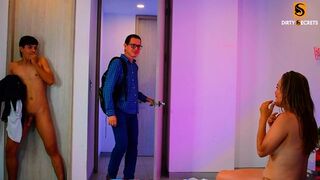 Lil Timmy betrapt Hannah Miller en neukt hem om hem een lesje te leren