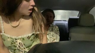 Ik werd bijna betrapt in een auto - en haar jurk is genadeloos schattig