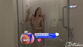 Mijn vader komt altijd de badkamer binnen als ik douche