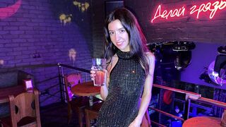 Het meisje in de club is geneukt