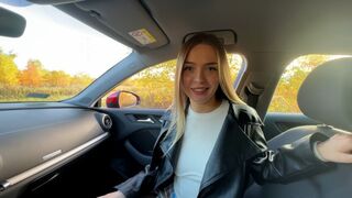 Ik ontmoette een verloren blonde tiener meisje en ik neukte haar voor haar hulp