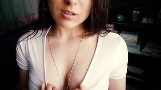 Tiener amateur zwart-haard meisje met grote tieten asmr relax neuken