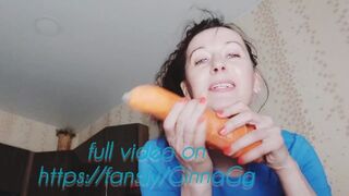 Ik ben grappig en ik neuk groenten, maar homo lul is alles - hete ginna