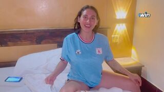 Hot girl houdt van voetbal en hard neuken