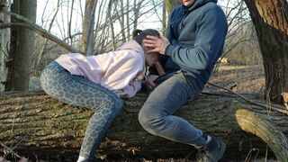 Ik neukte een sexy getrouwde vreemdeling in het park