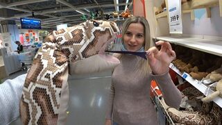 Letty zwart neukt wild in het openbaar met monster pub 2