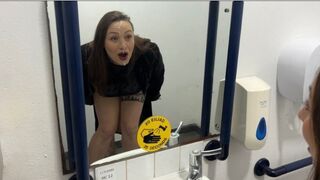Cheater baas krijgt een verrassing kijk in de pub toilet