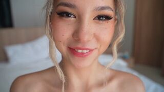 Hot blond en strak poesje op hard neuken
