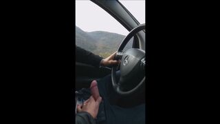 Papa's auto wil dat ik mama's vriendin neuk