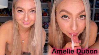 Hot Blonde maakt een zachte blowjob - Cum in mond