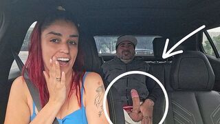 Stuurprogramma Uber ziet zijn passagier kreunen achterin!