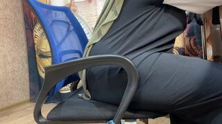 De Arabische vrouw van mijn vriendin was opgewonden over haar werk en neukte zichzelf in haar slipje