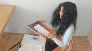 Alles wat de tantaly counselor zou doen om een seksspel te verkopen