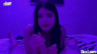 Wilde seks in neon licht met tiener amateurs