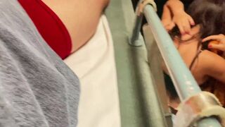 Hij sloeg mijn lul in de trein