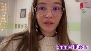 Extreme spritzing van een tiener schoolmeisje met een leraar