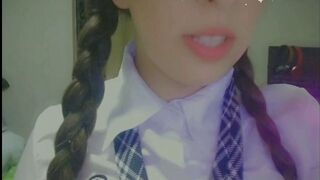 Hot schoolmeisje verlegen poging om eerst masturberen via webcam