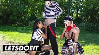 Sexy Street Mimes presenteert: Hot Three met grote tieten en enorme staarten op het LetsDoelt Kanaal