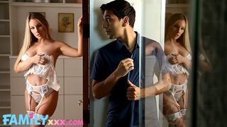 Hot MILF stiefmoeder pakt jonge man in FamilyXXX's nieuwste video