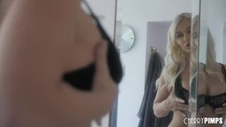 Grootborst Blond Milf Deep Throat Actie op Cherry Pimps Kanaal