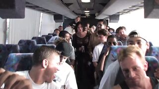 Little Runaway USA volledige film waar Julie Night en Holly Wellin zuigen hun grote lul met enorme tieten
