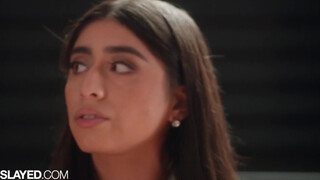 GESLAAGD Violet Myers biedt haar enorme borsten