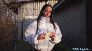 Public Agent - Sexy mager meisje neukt voor geld