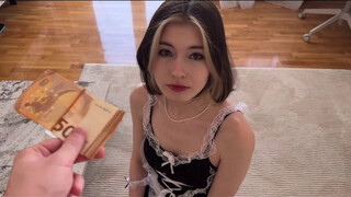 Cutie Kim heeft seks voor geld